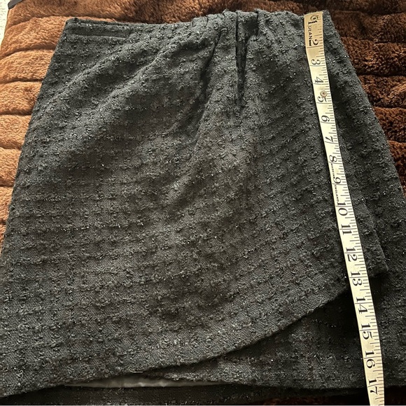 Express asymmetrical mini skirt, says size 7, fits like a 4 - Picture 5 of 5